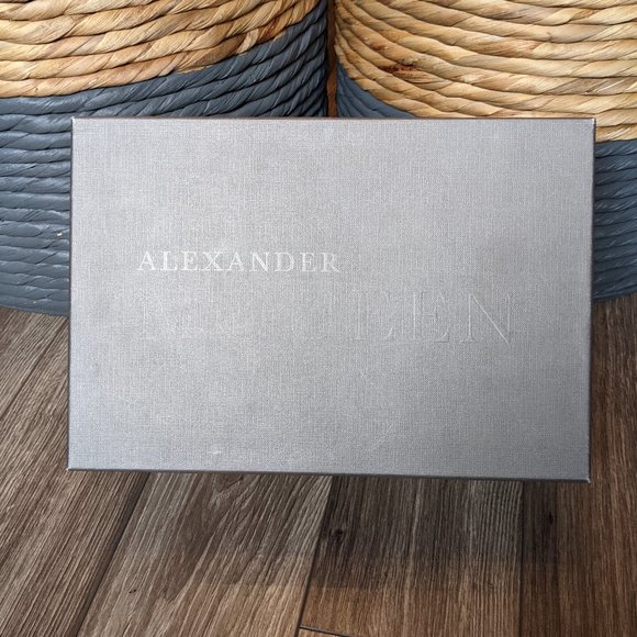 NIB (W36) - McQUEEN Black Lace + Nude Pump - Picture 10 of 11